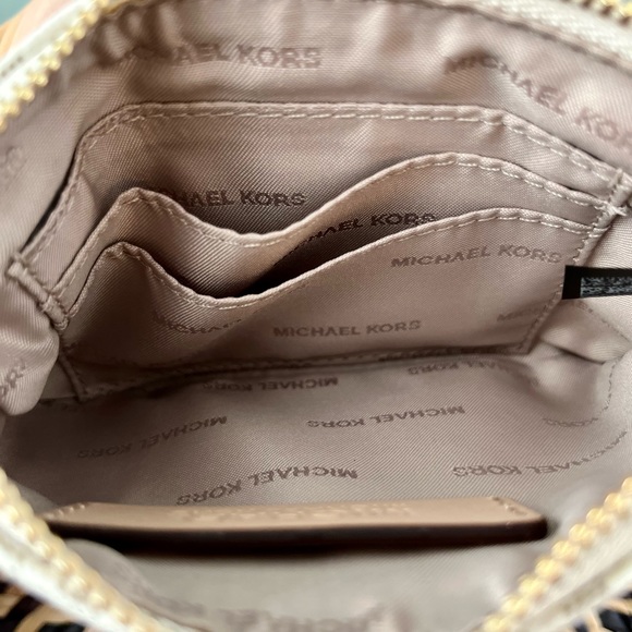 Michael Kors Logo Wristlet- Vanilla Acorn - Picture 4 of 7